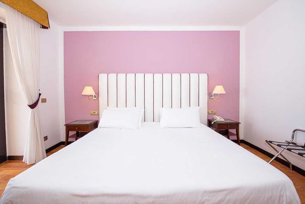 Baia Taormina - CDSHotels — Hotel rooms in Forza d'Agrò, Sicily