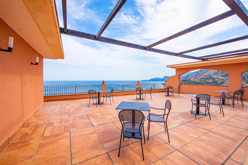 Baia Taormina - CDSHotels — Restaurant & bars in Forza d'Agrò, Sicily