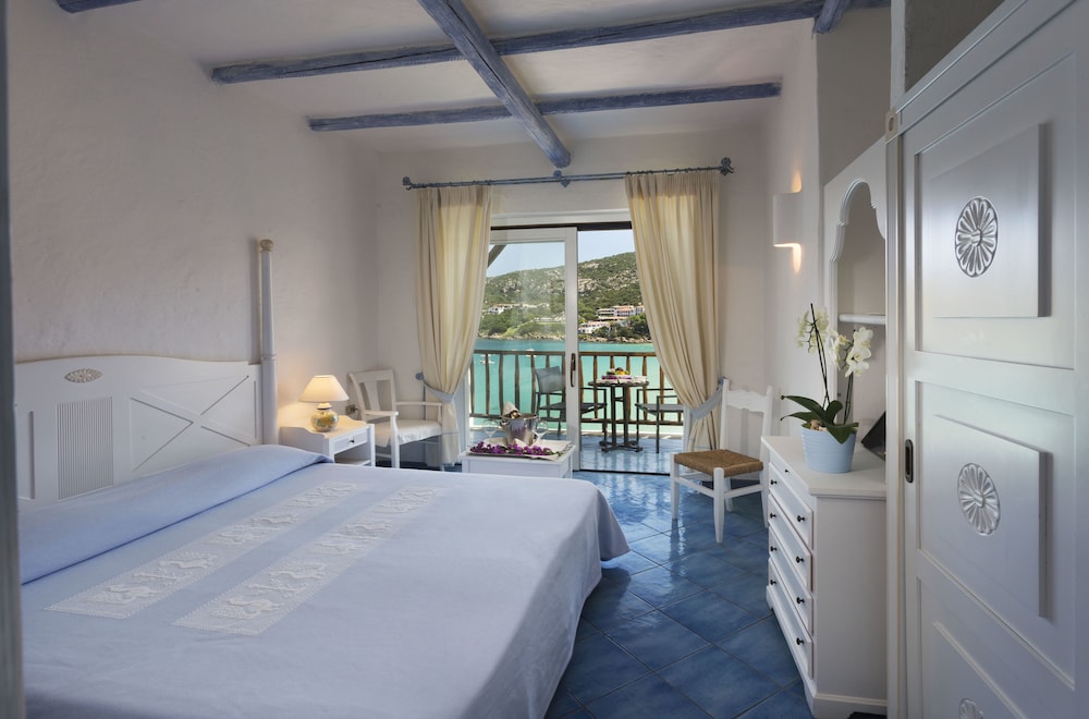 Club Hotel — Hotel rooms in Arzachena, Sardinia