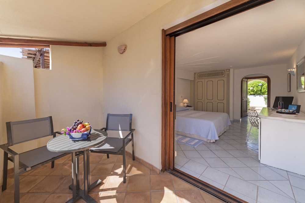 Club Hotel — Hotel rooms in Arzachena, Sardinia