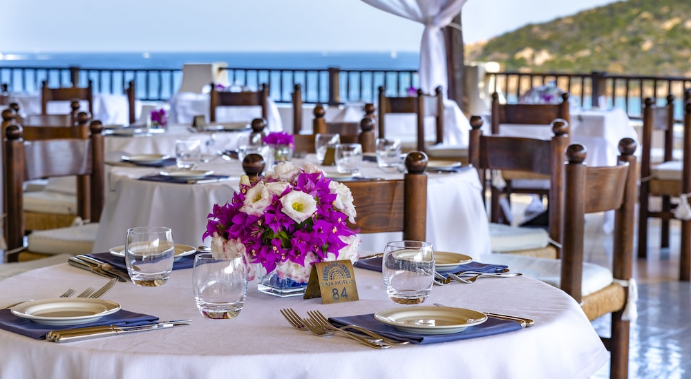 Club Hotel — Restaurant & bars in Arzachena, Sardinia
