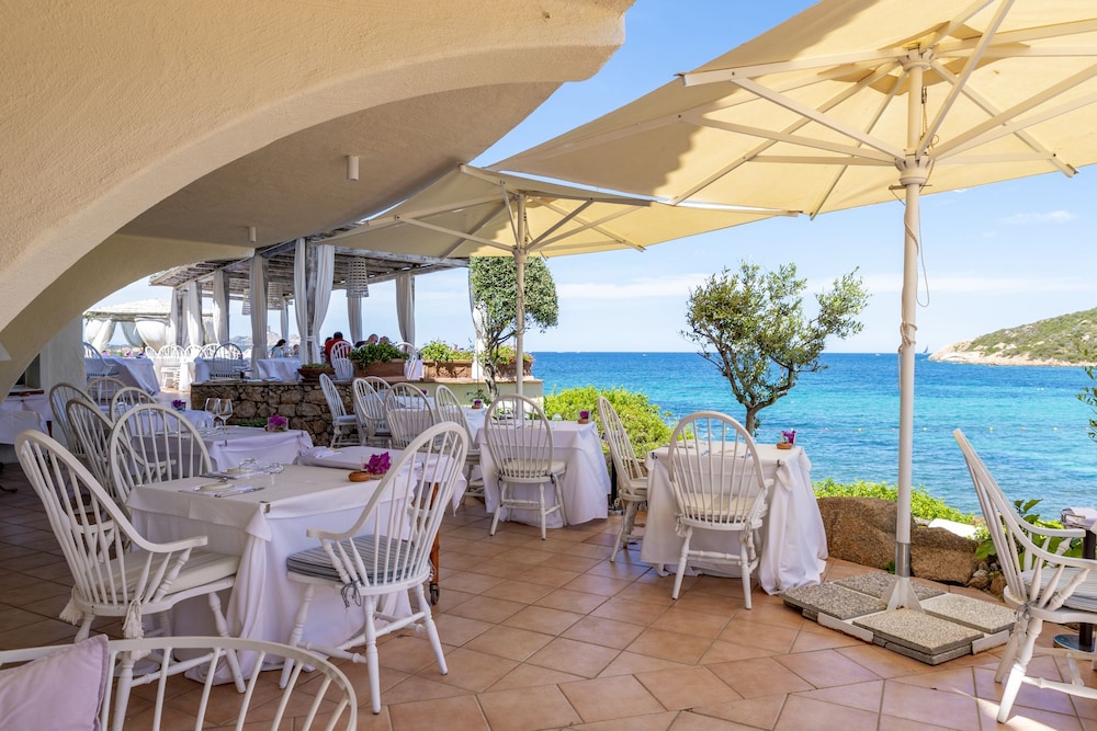 Club Hotel — Restaurant & bars in Arzachena, Sardinia