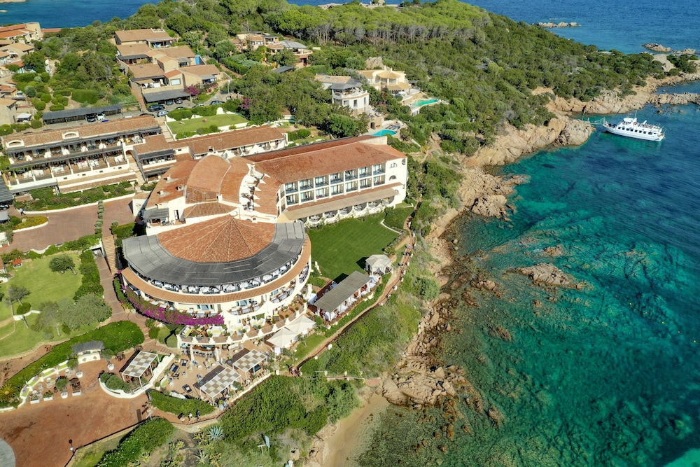Club Hotel