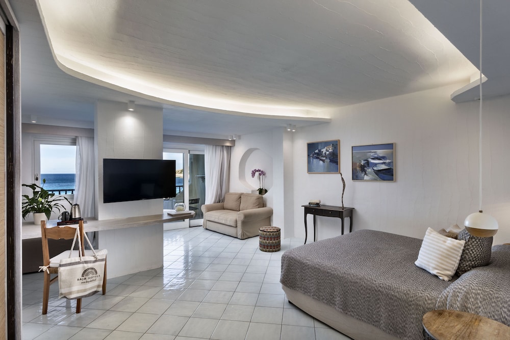 Club Hotel — Hotel rooms in Arzachena, Sardinia