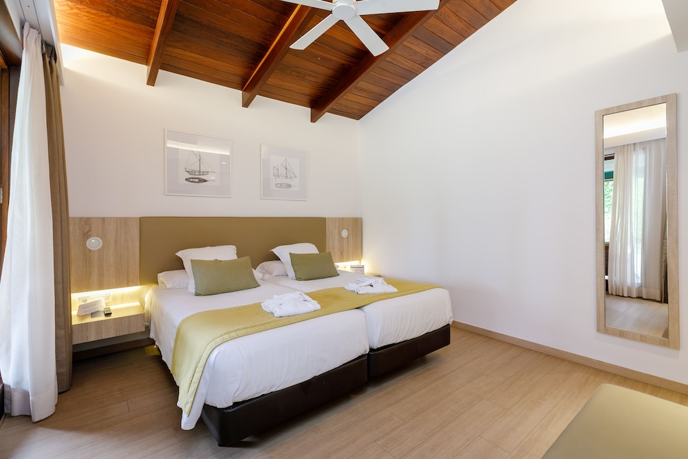 PortBlue Club Pollentia Resort — Hotel rooms in Alcudia, Balearic Islands