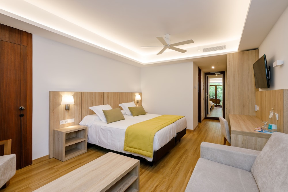 PortBlue Club Pollentia Resort — Hotel rooms in Alcudia, Balearic Islands