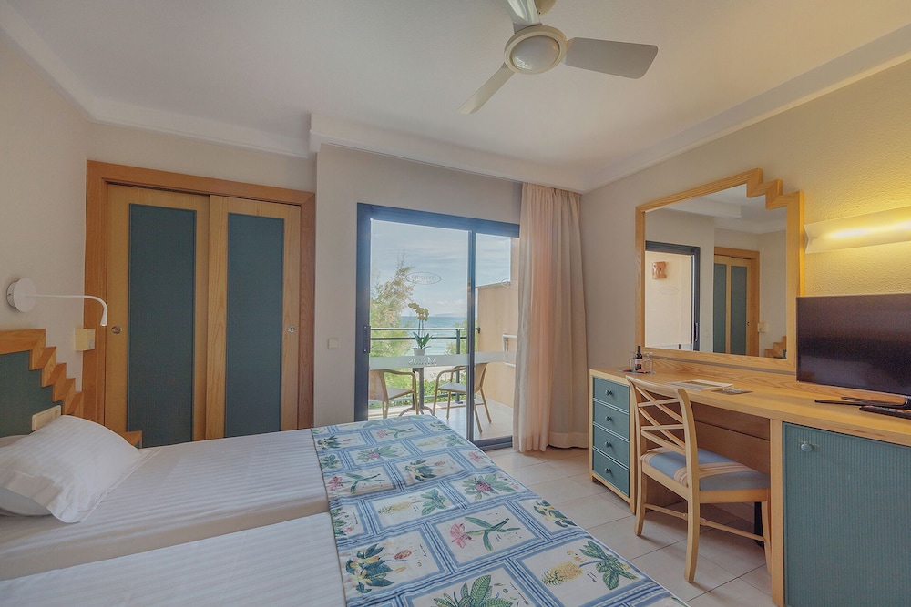 PortBlue Club Pollentia Resort — Hotel rooms in Alcudia, Balearic Islands