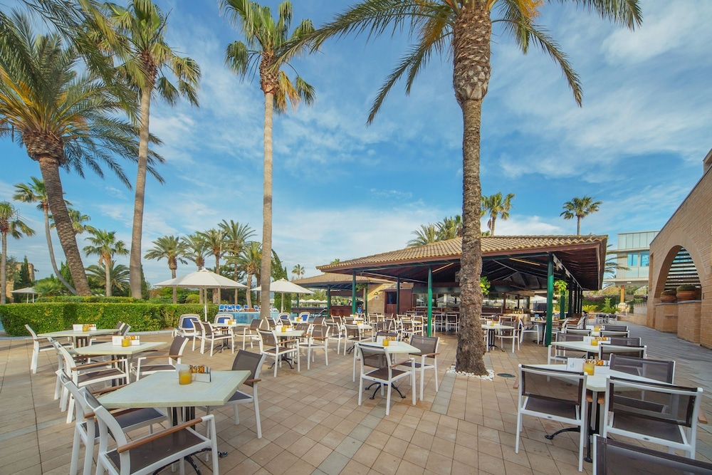PortBlue Club Pollentia Resort — Restaurant & bars in Alcudia, Balearic Islands