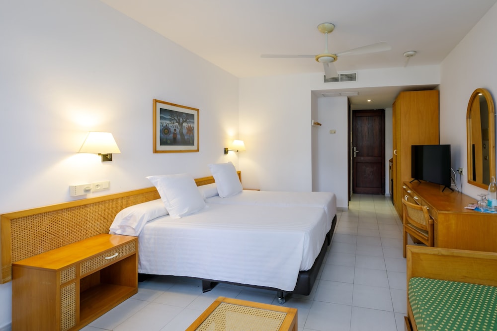 PortBlue Club Pollentia Resort — Hotel rooms in Alcudia, Balearic Islands