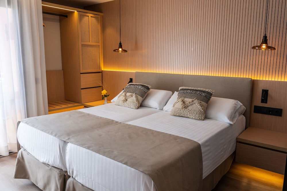 PortBlue Club Pollentia Resort — Hotel rooms in Alcudia, Balearic Islands