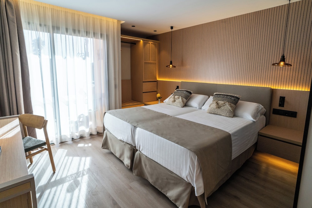 PortBlue Club Pollentia Resort — Hotel rooms in Alcudia, Balearic Islands