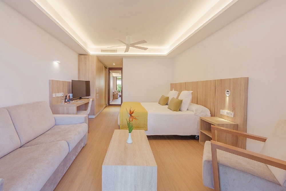 PortBlue Club Pollentia Resort — Hotel rooms in Alcudia, Balearic Islands