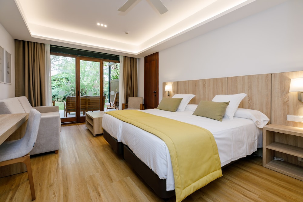 PortBlue Club Pollentia Resort — Hotel rooms in Alcudia, Balearic Islands