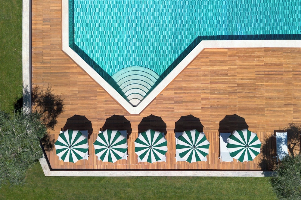 Villa Ermellina Siena, a Tribute Portfolio Hotel — Swimming pool in Siena, Tuscany