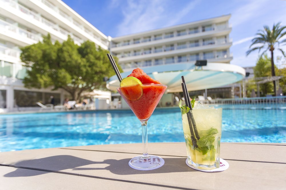 Hotel JS Sol de Alcudia — Restaurant & bars in Alcudia, Balearic Islands