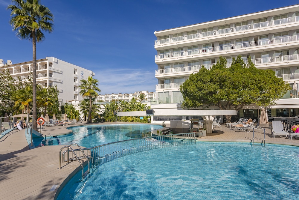 Hotel JS Sol de Alcudia — Swimming pool in Alcudia, Balearic Islands