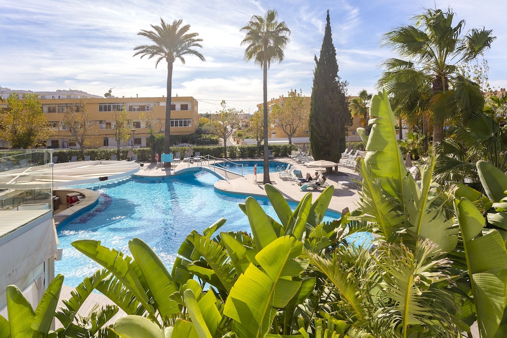 Hotel JS Sol de Alcudia — Swimming pool in Alcudia, Balearic Islands