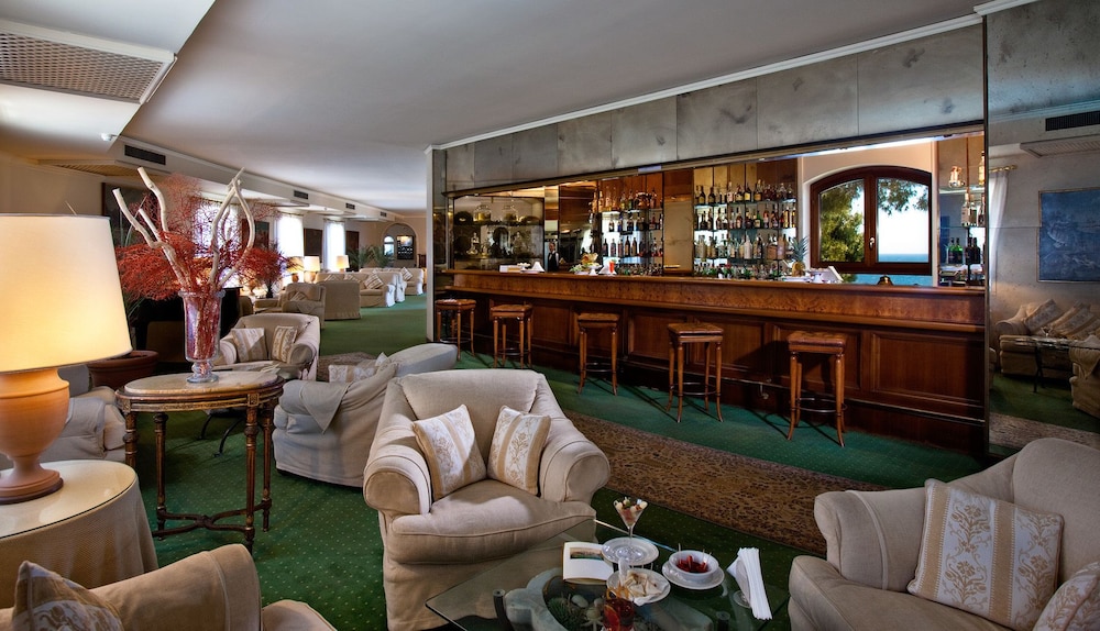Grand Hotel Baia Verde — Restaurant & bars in Aci Castello, Sicily