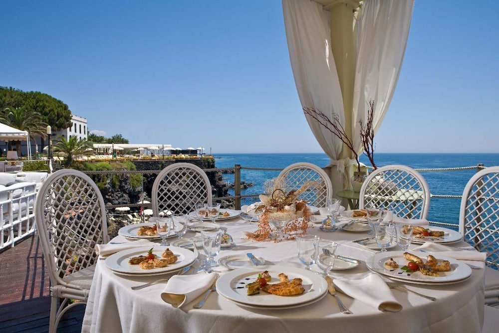 Grand Hotel Baia Verde — Restaurant & bars in Aci Castello, Sicily
