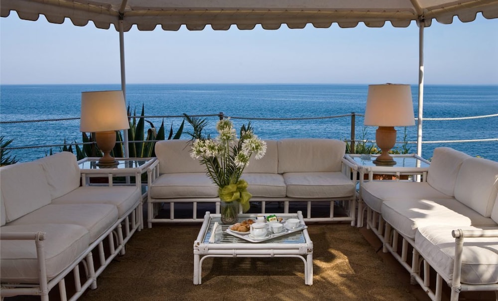 Grand Hotel Baia Verde — Hotel rooms in Aci Castello, Sicily