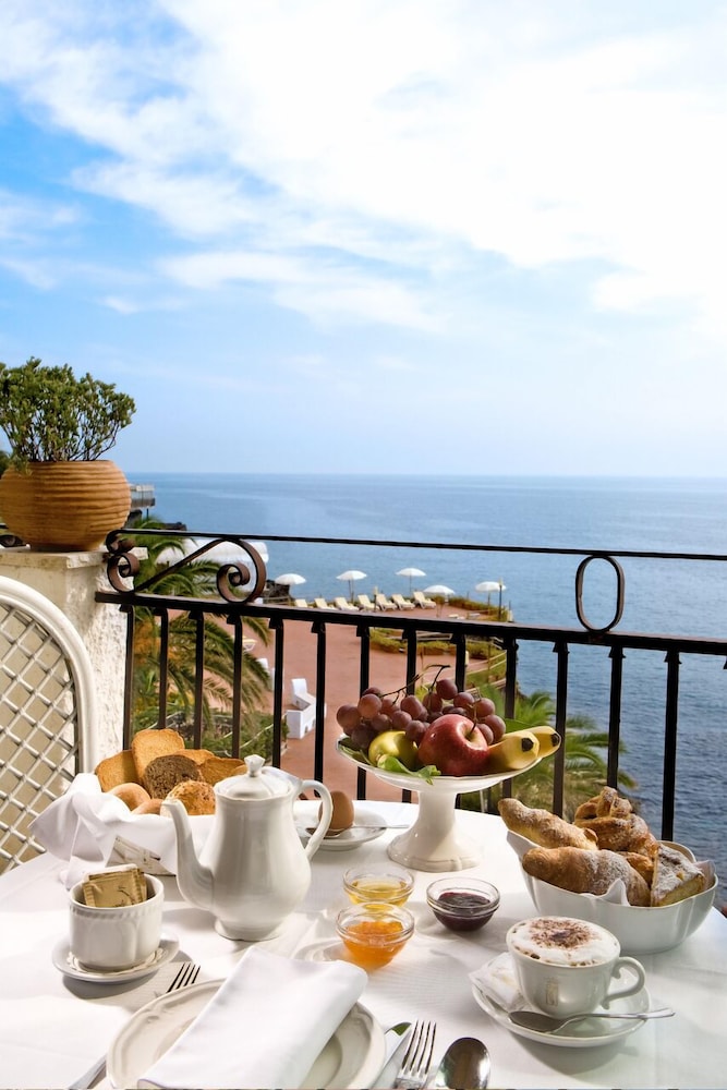 Grand Hotel Baia Verde — Hotel rooms in Aci Castello, Sicily