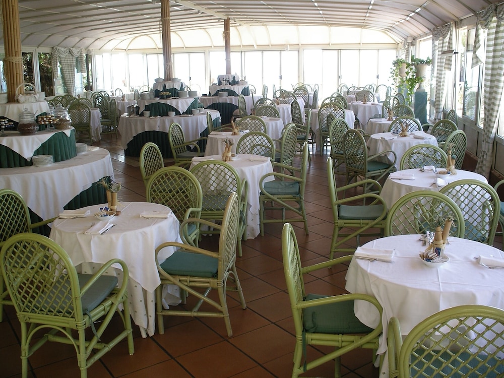 Grand Hotel Baia Verde — Restaurant & bars in Aci Castello, Sicily