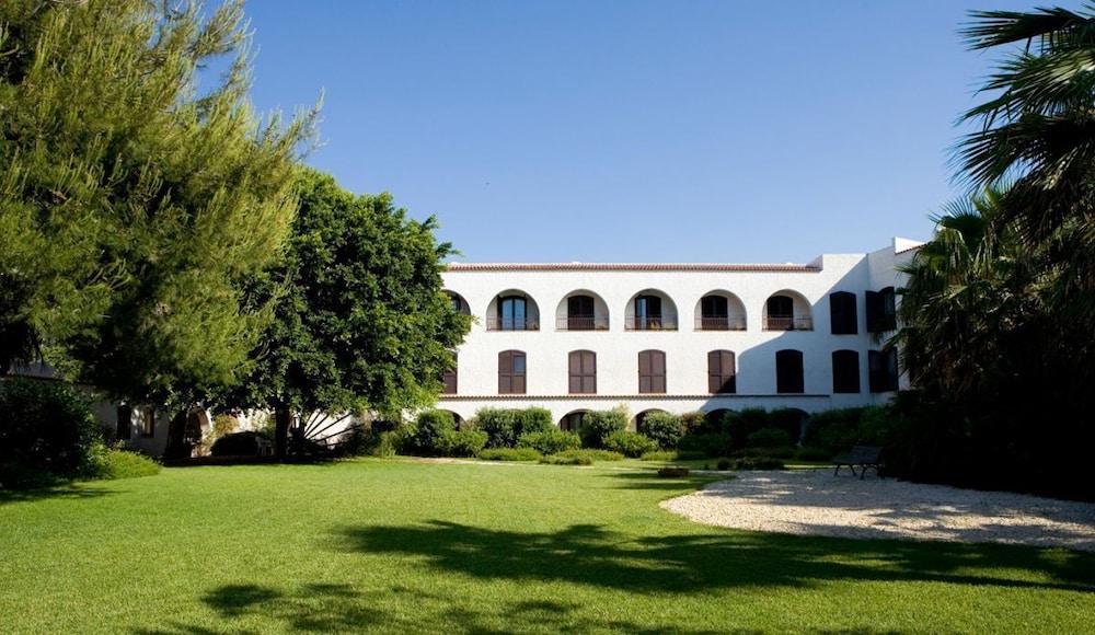 Grand Hotel Baia Verde — Hotel building in Aci Castello, Sicily