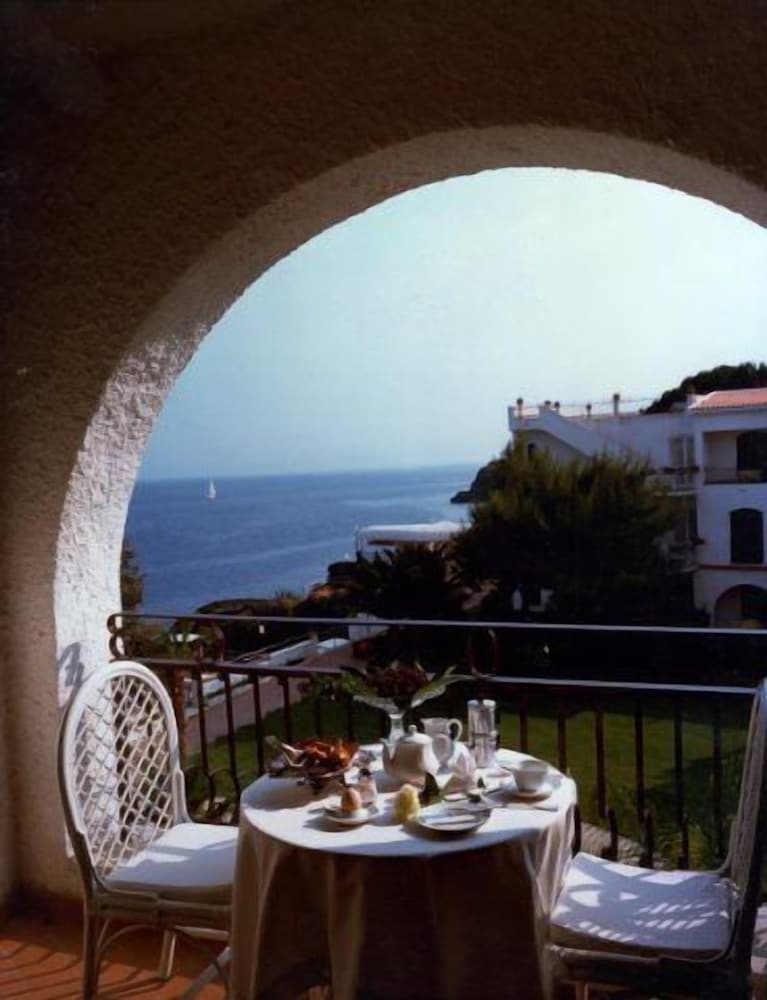 Grand Hotel Baia Verde — Hotel rooms in Aci Castello, Sicily