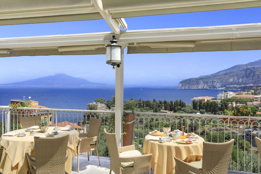 Grand Hotel Capodimonte — Restaurant & bars in Sorrento, Campania