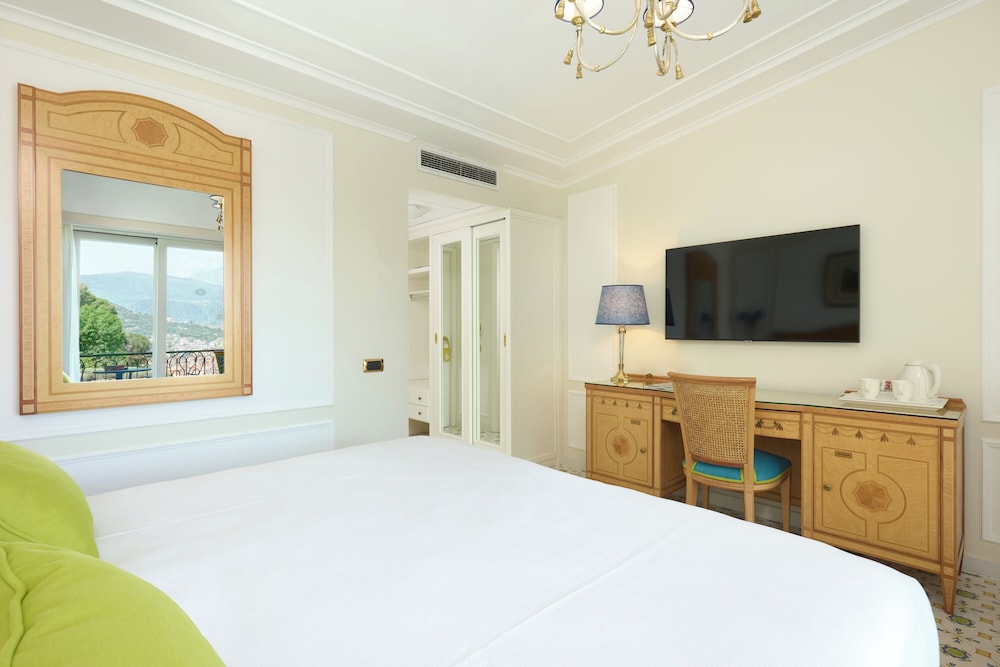 Grand Hotel Capodimonte — Hotel rooms in Sorrento, Campania