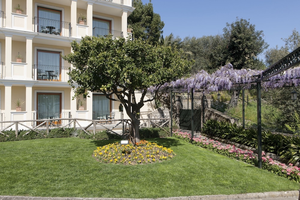 Grand Hotel Capodimonte — Hotel building in Sorrento, Campania