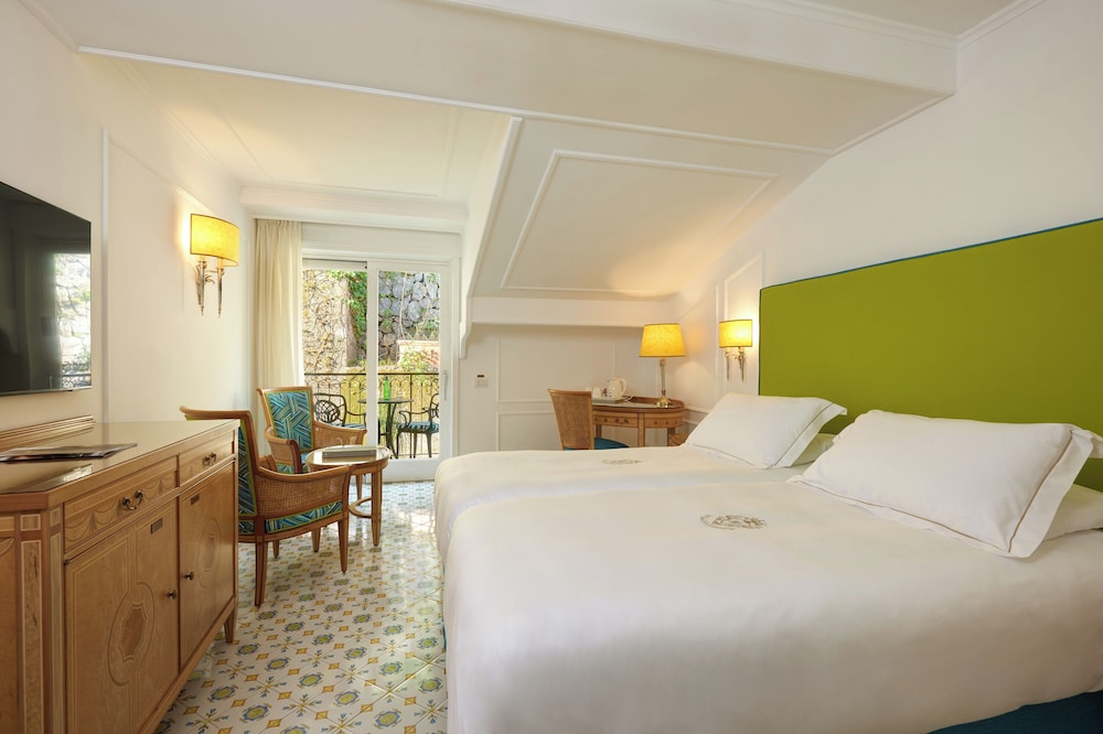 Grand Hotel Capodimonte — Hotel rooms in Sorrento, Campania