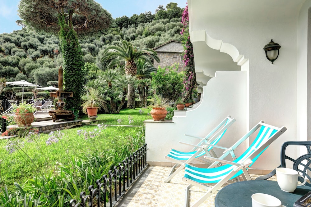 Grand Hotel Capodimonte — Hotel building in Sorrento, Campania