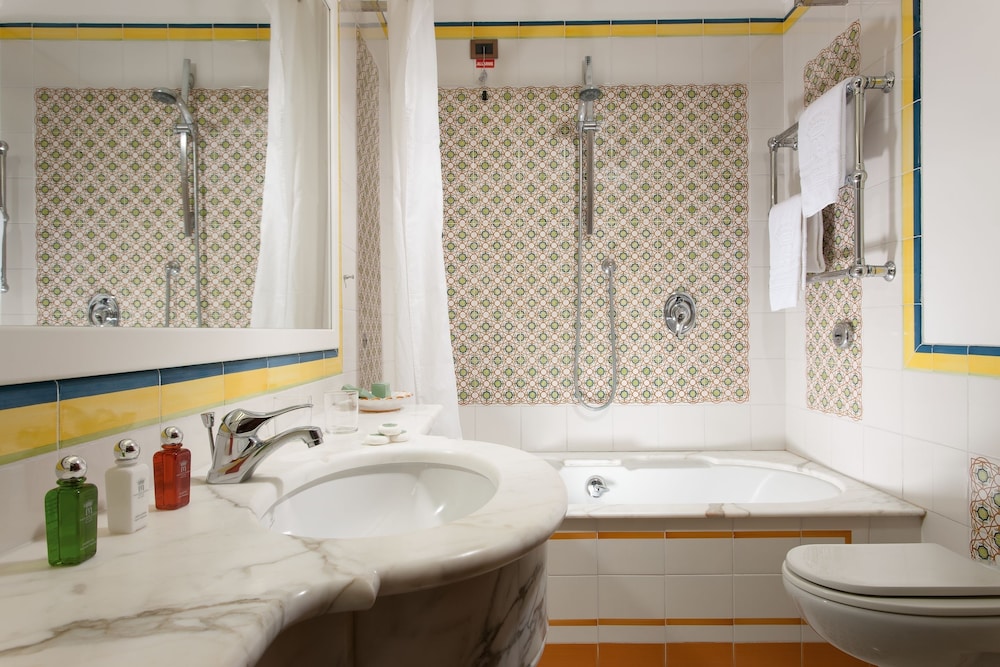 Grand Hotel Capodimonte — Hotel rooms in Sorrento, Campania