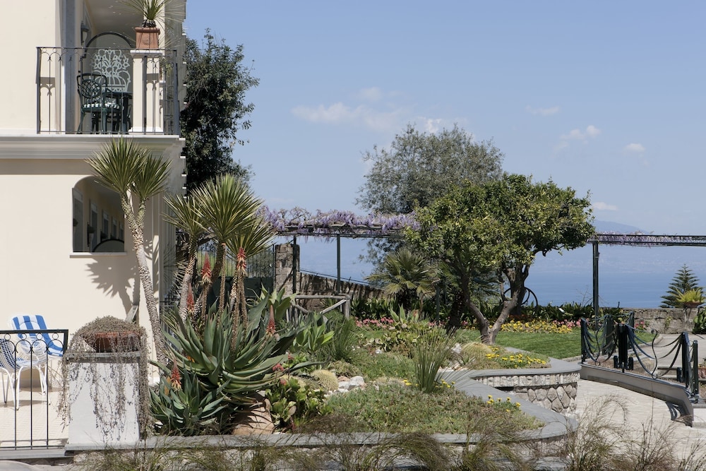 Grand Hotel Capodimonte — Hotel building in Sorrento, Campania