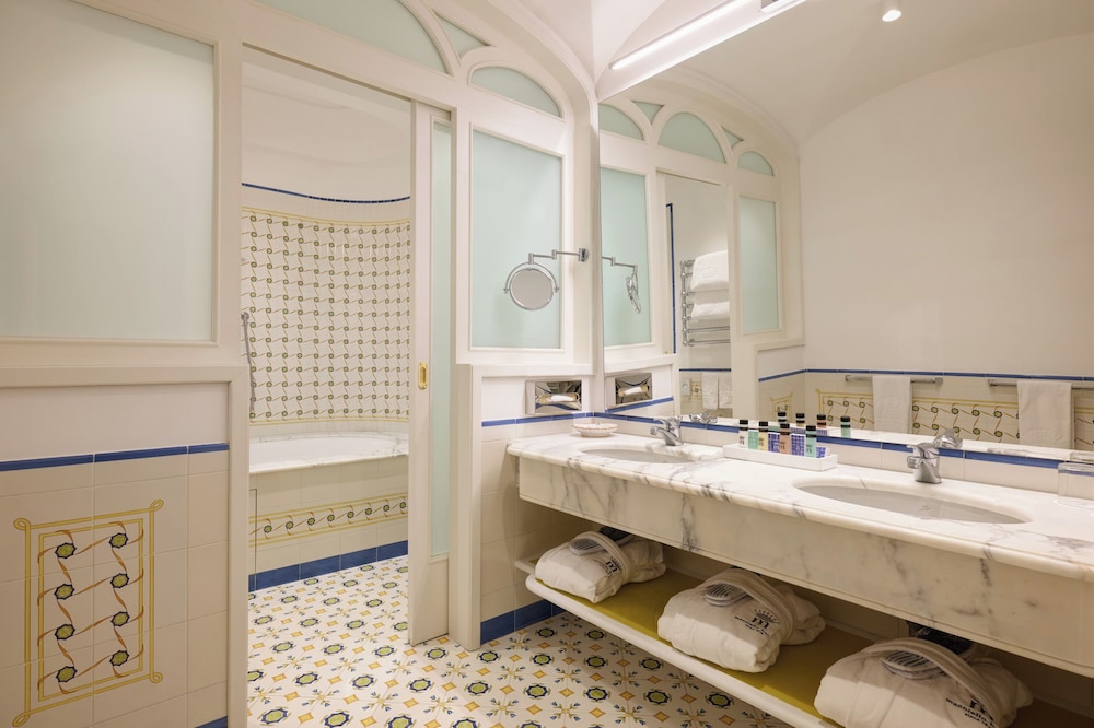 Grand Hotel Capodimonte — Hotel rooms in Sorrento, Campania