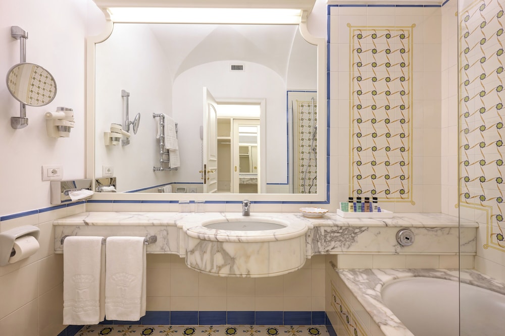 Grand Hotel Capodimonte — Hotel rooms in Sorrento, Campania