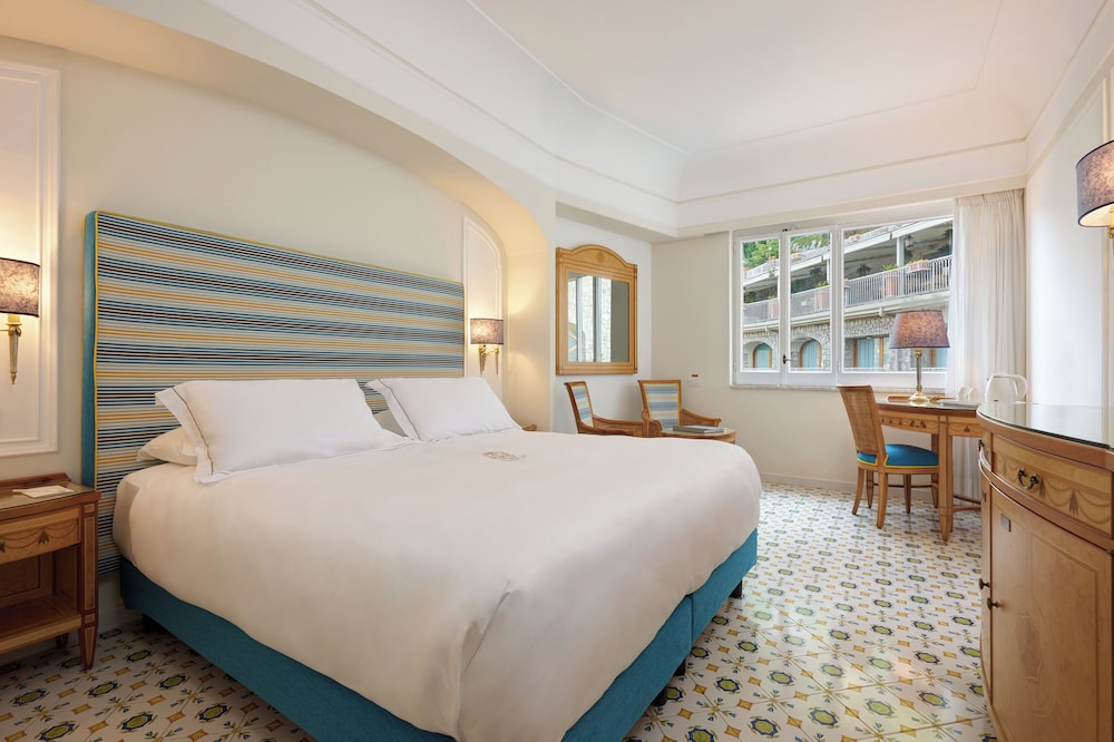 Grand Hotel Capodimonte — Hotel rooms in Sorrento, Campania