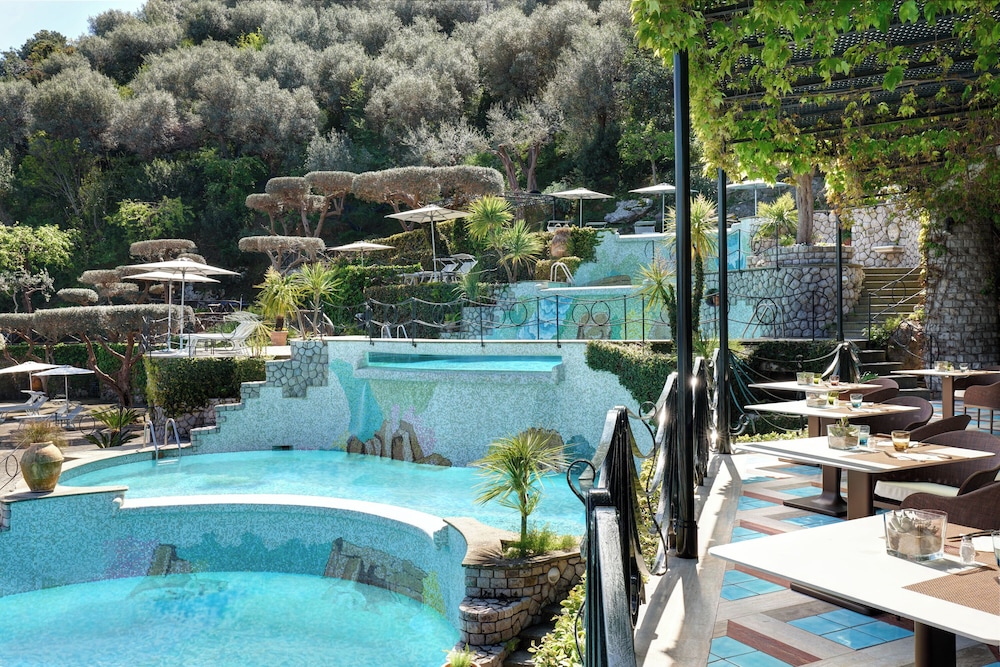 Grand Hotel Capodimonte — Swimming pool in Sorrento, Campania