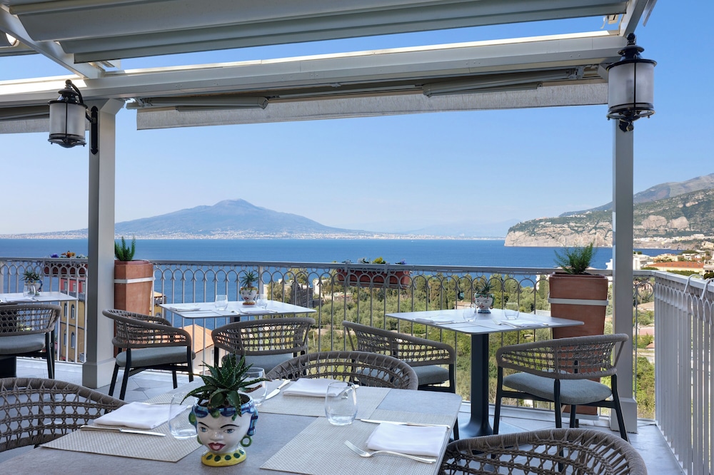 Grand Hotel Capodimonte — Restaurant & bars in Sorrento, Campania