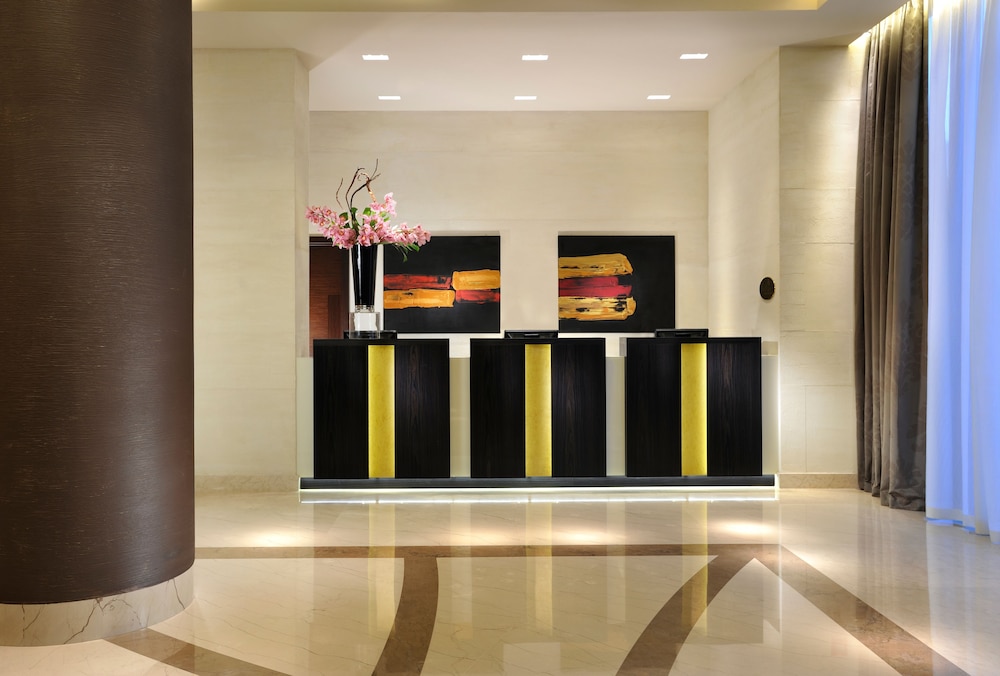 Uptown Palace — Restaurant & bars in Milan, Lombardy