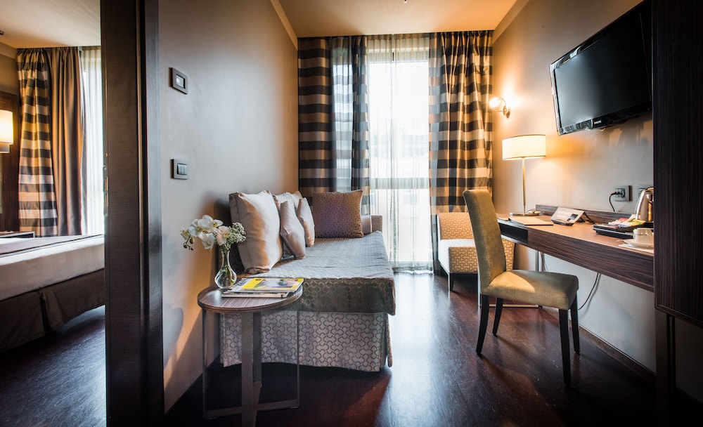 Uptown Palace — Hotel rooms in Milan, Lombardy
