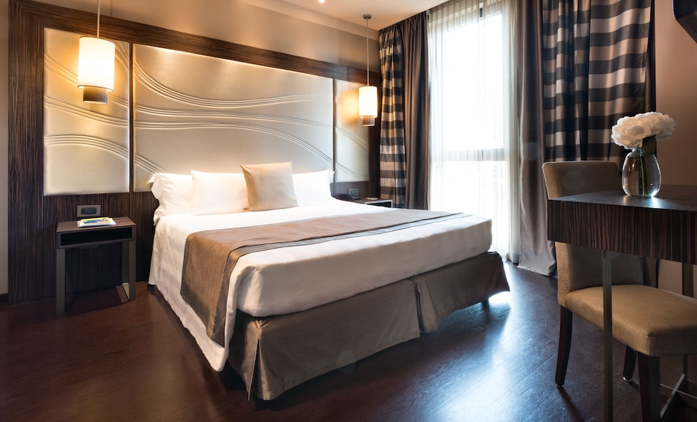 Uptown Palace — Hotel rooms in Milan, Lombardy