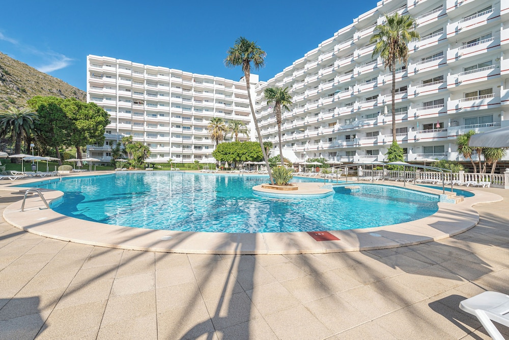 Apartamentos Siesta I — Swimming pool in Alcudia, Balearic Islands