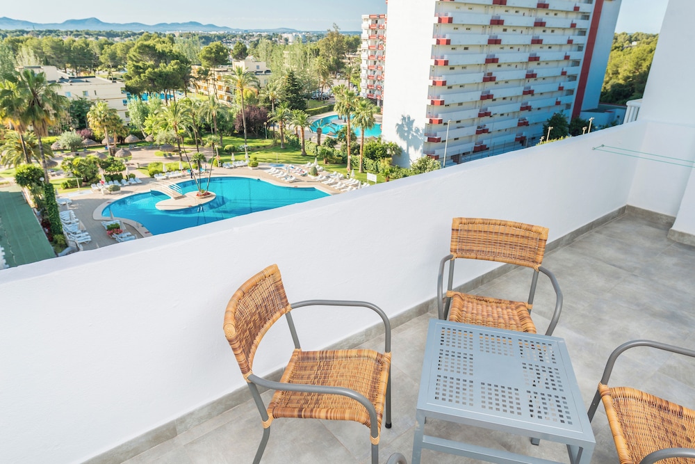 Apartamentos Siesta I — Hotel rooms in Alcudia, Balearic Islands