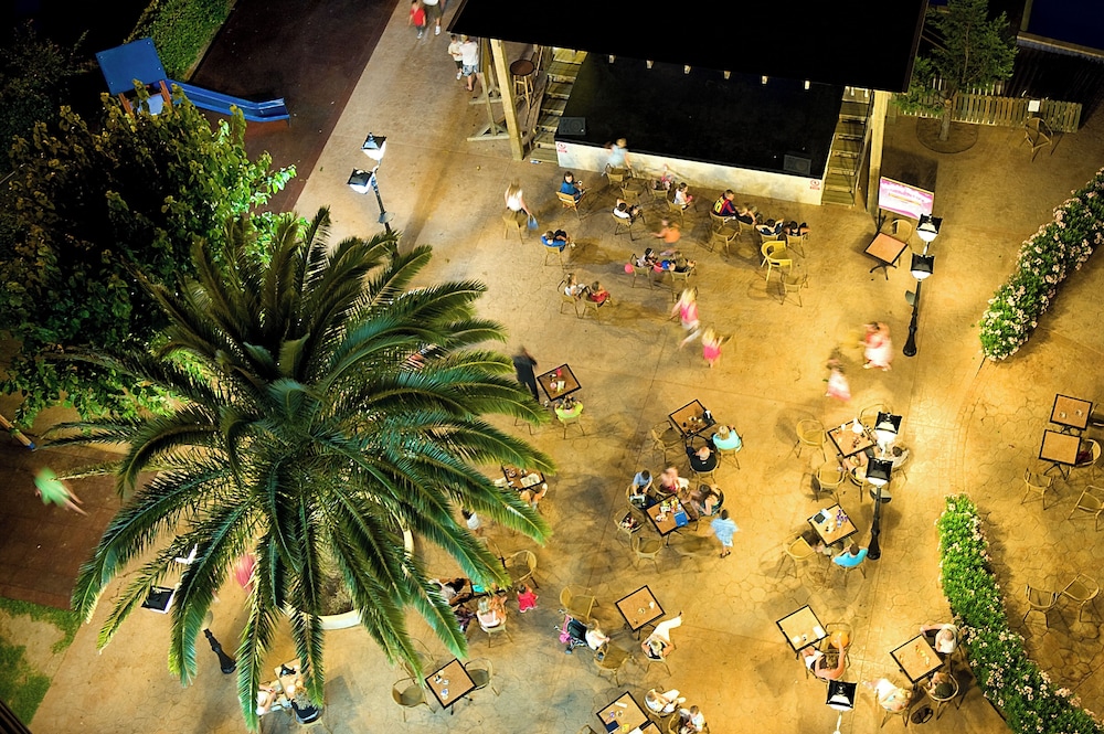 Apartamentos Siesta I — Restaurant & bars in Alcudia, Balearic Islands