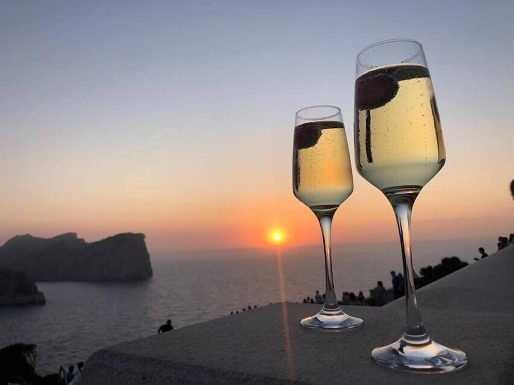 Apartamentos Siesta I — Restaurant & bars in Alcudia, Balearic Islands