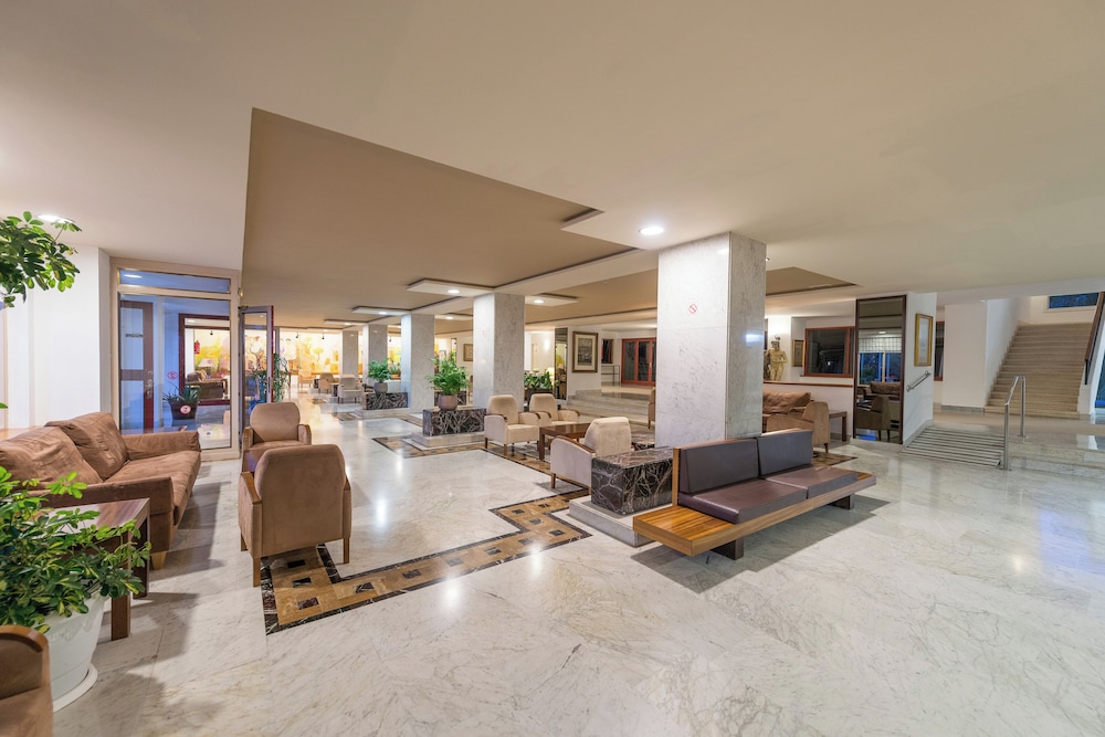 Apartamentos Siesta I — Hotel building in Alcudia, Balearic Islands