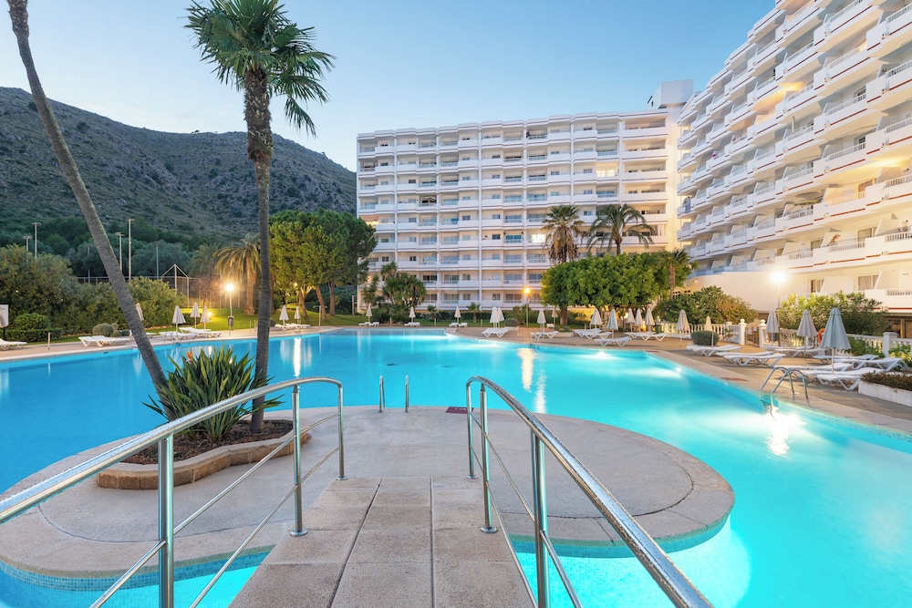 Apartamentos Siesta I — Swimming pool in Alcudia, Balearic Islands