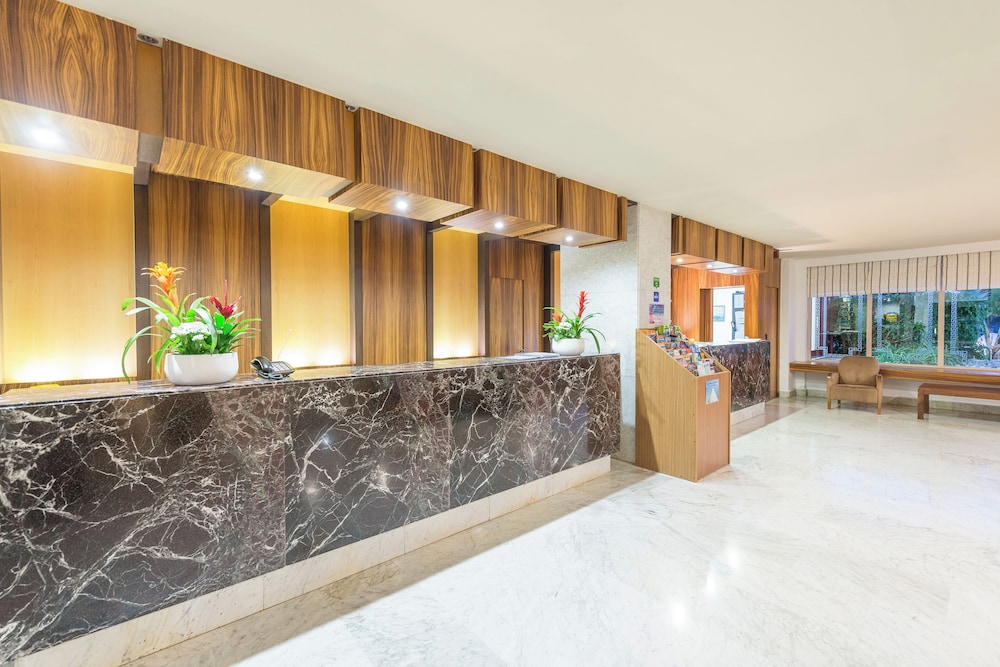 Apartamentos Siesta I — Hotel building in Alcudia, Balearic Islands